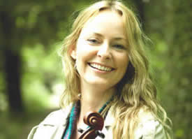 Album Review: Niamh Ni Charra - Happy Out